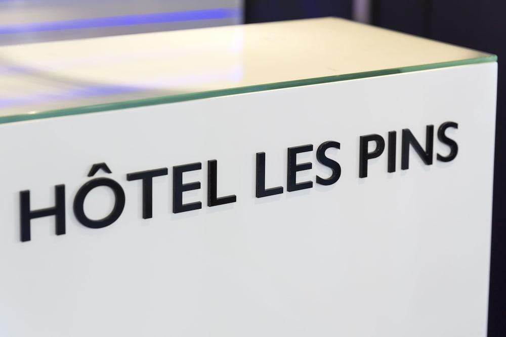 Logis Hotel Les Pins - Operalia Баларюк-ле-Бен Екстер'єр фото