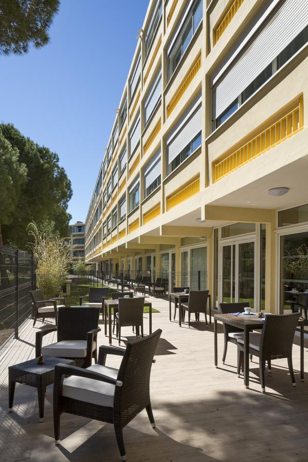 Logis Hotel Les Pins - Operalia Баларюк-ле-Бен Екстер'єр фото